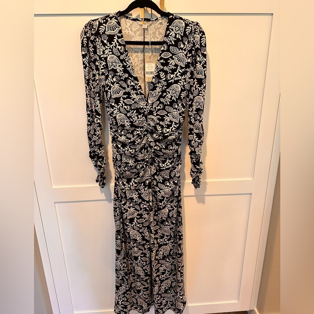 Boden Monochrome Floral Long Sleeve Dress With Flattering Ruching - Picture 6 of 7